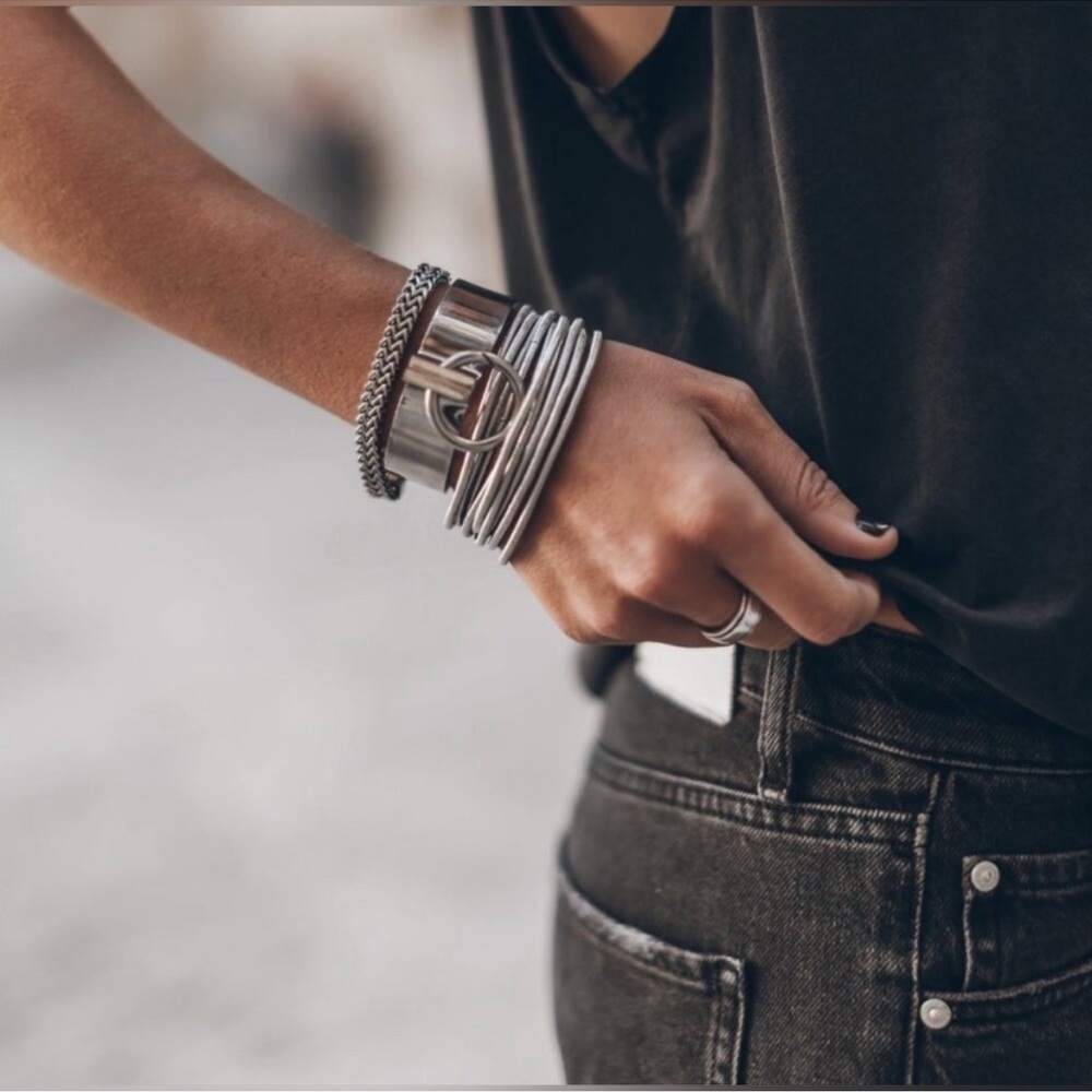 MIKUTA The Cuff